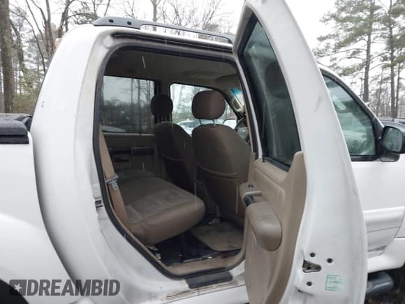 ✅ 2004 Ford Explorer Sport Trac XLS • VIN: 1FMZU77K44UB76622 • Lot: 43887364. Listed on IAAI with 198,890 mi. Free auction sales archive from the USA and detailed vehicle history report at DreamBid. Image 8.