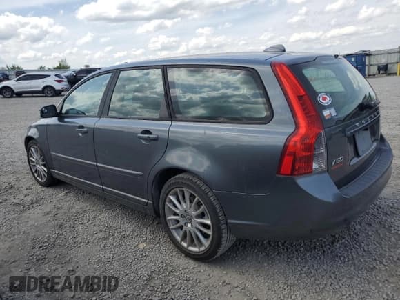 ✅ 2010 Volvo V50 • VIN: YV1390MW5A2528800 • Lot: 53481295. Listed on Copart with 136,601 mi. Free auction sales archive from the USA and detailed vehicle history report at DreamBid. Image 2.