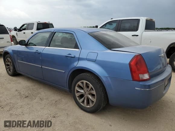 ✅ 2007 Chrysler 300 Touring • VIN: 2C3KA53G67H737984 • Lot: 53619635. Wystawiony na Copart z przebiegiem 159 983 mil. Bezpłatny archiwum sprzedaży aukcyjnych z USA i szczegółowy raport historii pojazdu na DreamBid. Zdjęcie 2.