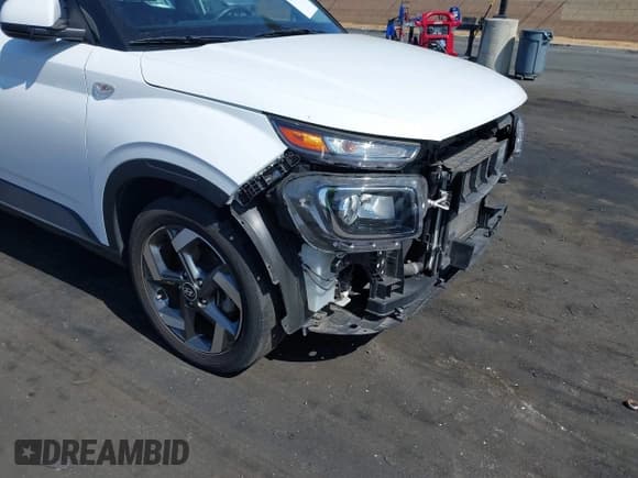 ✅ 2022 Hyundai Venue Limited • VIN: KMHRC8A3XNU185711 • Lot: 42195088. Listed on IAAI with 31,957 mi. Free auction sales archive from the USA and detailed vehicle history report at DreamBid. Image 12.
