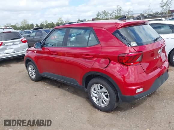 ✅ 2022 Hyundai Venue SE • VIN: KMHRB8A31NU177046 • Lot: 41909773. Listed on IAAI with 30,719 mi. Free auction sales archive from the USA and detailed vehicle history report at DreamBid. Image 3.