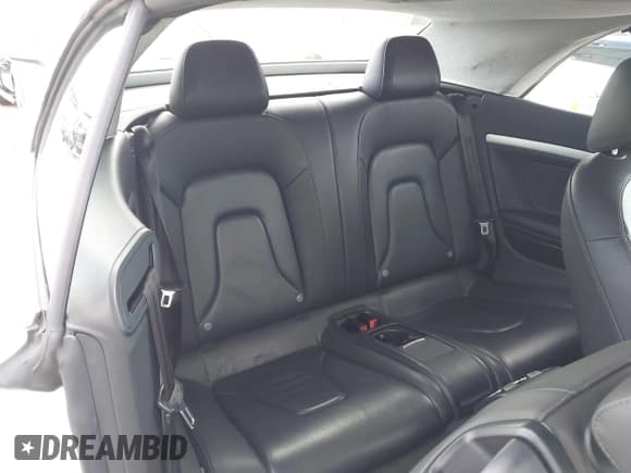 ✅ 2016 Audi A5 Premium • VIN: WAUD2AFH7GN001378 • Lot: 41599516. Wystawiony na IAAI z przebiegiem 62 266 mil. Bezpłatny archiwum sprzedaży aukcyjnych z USA i szczegółowy raport historii pojazdu na DreamBid. Zdjęcie 8.