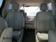 ✅ 2012 Toyota Sienna XLE • VIN: 5TDDK3DC1CS042583 • Лот: 65562945. Опубликован ранее на Copart с пробегом 272 380 миль. Бесплатный доступ к архиву аукционных продаж из США и подробный отчёт об истории автомобиля на DreamBid. Изображение 10.