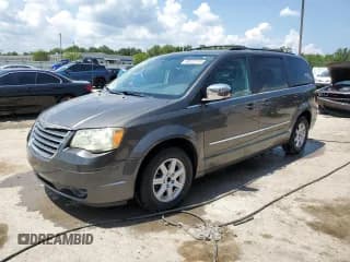✅ 2010 Chrysler Town & Country Touring Plus • VIN: 2A4RR8DX9AR368326 • Lot: 68322115. Wystawiony na Copart z przebiegiem 309 474 mil. Bezpłatny archiwum sprzedaży aukcyjnych z USA i szczegółowy raport historii pojazdu na DreamBid. Zdjęcie 1.