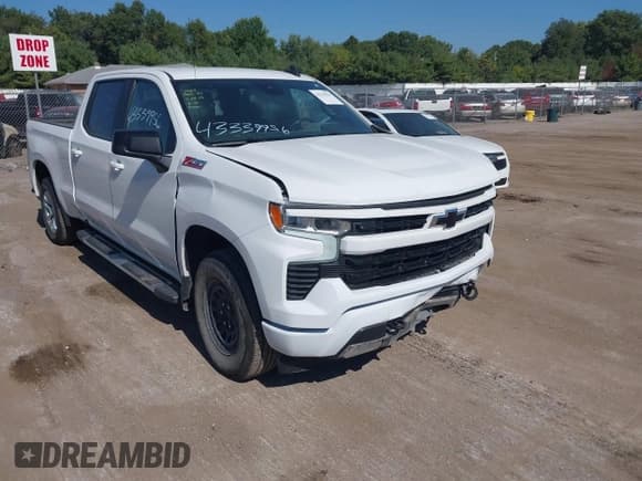 ✅ 2022 Chevrolet Silverado 1500 RST • VIN: 3GCUDEEDXNG634773 • Lot: 43339956. Wystawiony na IAAI z przebiegiem 77 414 mil. Bezpłatny archiwum sprzedaży aukcyjnych z USA i szczegółowy raport historii pojazdu na DreamBid. Zdjęcie 6.