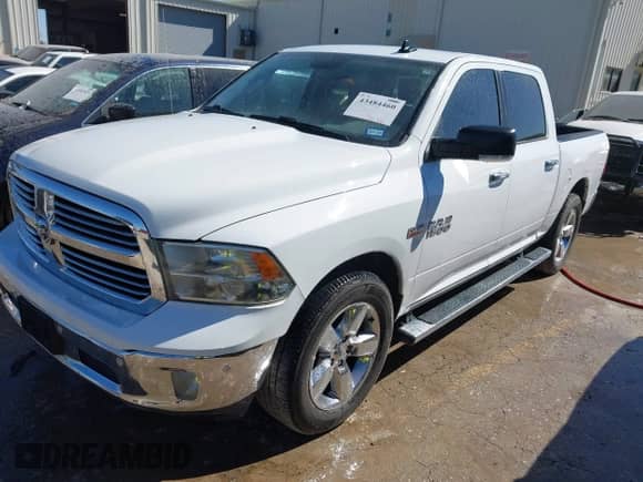 2016 Ram 1500 Lone Star with VIN 3C6RR6LT9GG300493, listed as a IAAI auction lot 43484460 with 261,659 mi miles and . Bid and sale history available at DreamBid. Image 18.
