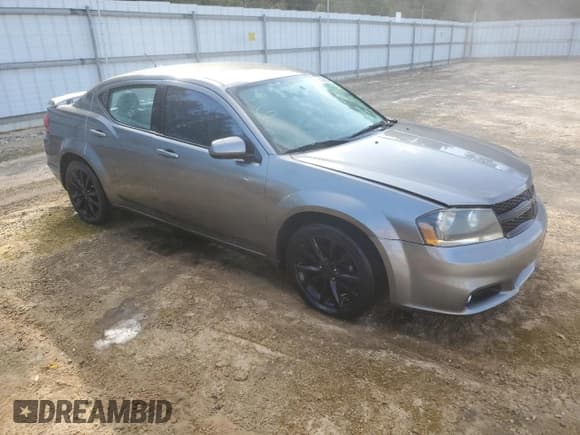 ✅ 2013 Dodge Avenger SXT • VIN: 1C3CDZCB1DN710590 • Лот: 73926074. Опубликован ранее на Copart с пробегом 166 005 миль. Бесплатный доступ к архиву аукционных продаж из США и подробный отчёт об истории автомобиля на DreamBid. Изображение 4.