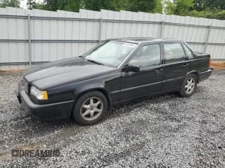 ✅ 1997 Volvo 850 GT • VIN: YV1LS5549V1357155 • Лот: 54494985. Опубликован ранее на Copart с пробегом 256 584 миль. Бесплатный доступ к архиву аукционных продаж из США и подробный отчёт об истории автомобиля на DreamBid. Изображение 1.