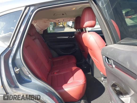 ✅ 2023 Mazda CX-5 S Preferred • VIN: JM3KFBCM8P0153809 • Lot: 43169696. Wystawiony na IAAI z przebiegiem 69 680 mil. Bezpłatny archiwum sprzedaży aukcyjnych z USA i szczegółowy raport historii pojazdu na DreamBid. Zdjęcie 8.