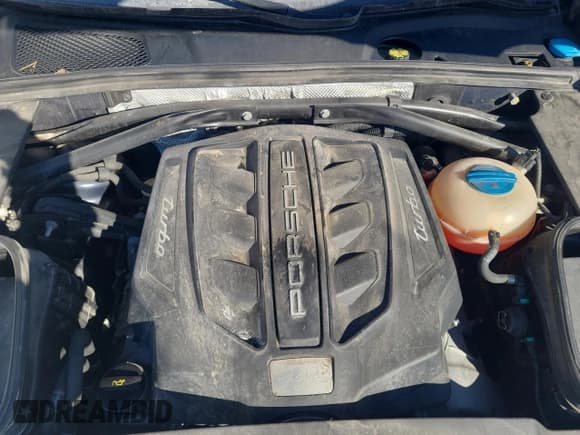 ✅ 2015 Porsche Macan Turbo • VIN: WP1AF2A56FLB97206 • Lot: 44386585. Listed on Copart with 117,376 mi. Free auction sales archive from the USA and detailed vehicle history report at DreamBid. Image 7.