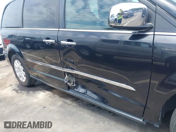 ✅ 2012 Chrysler Town & Country Touring L • VIN: 2C4RC1CG5CR287603 • Лот: 43089125. Опубликован ранее на IAAI с пробегом 169 966 миль. Бесплатный доступ к архиву аукционных продаж из США и подробный отчёт об истории автомобиля на DreamBid. Изображение 6.