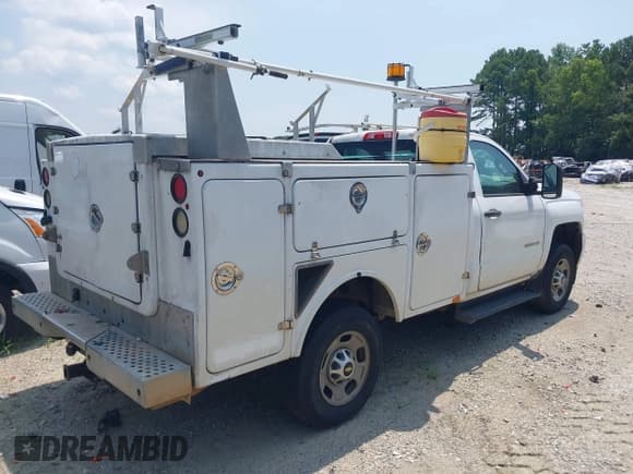✅ 2015 Chevrolet Silverado 2500HD Work Truck • VIN: 1GB0CUEG8FZ530648 • Лот: 42530381. Опубликован ранее на IAAI с пробегом 191 466 миль. Бесплатный доступ к архиву аукционных продаж из США и подробный отчёт об истории автомобиля на DreamBid. Изображение 4.