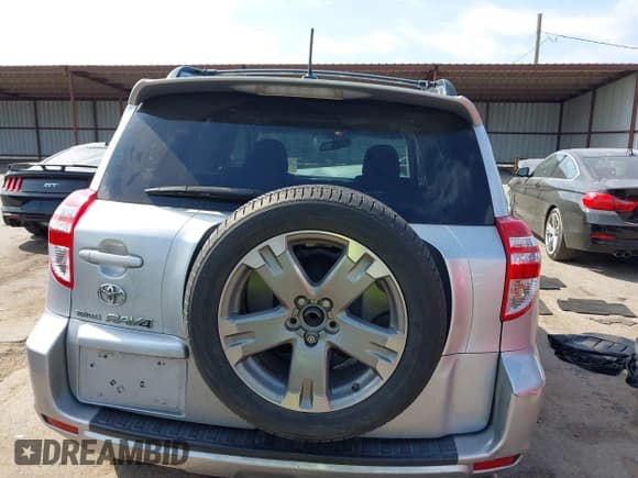 ✅ 2009 Toyota RAV4 Sport • VIN: JTMZK32VX9D001240 • Lot: 43485525. Listed on IAAI with 183,938 mi. Free auction sales archive from the USA and detailed vehicle history report at DreamBid. Image 16.