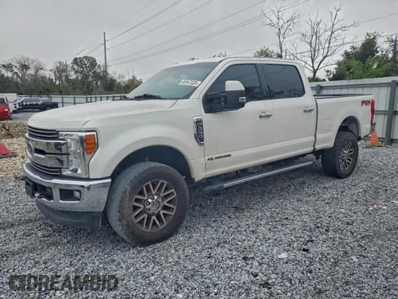 ✅ 2017 Ford F-250 Lariat • VIN: 1FT7W2BTXHEC40610 • Lot: 95947835. Wystawiony na Copart z przebiegiem 208 897 mil. Bezpłatny archiwum sprzedaży aukcyjnych z USA i szczegółowy raport historii pojazdu na DreamBid. Zdjęcie 1.