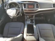 ✅ 2019 Toyota Highlander LE • VIN: 5TDZZRFH0KS303200 • Лот: 91005895. Опубликован ранее на Copart с пробегом 113 172 миль. Бесплатный доступ к архиву аукционных продаж из США и подробный отчёт об истории автомобиля на DreamBid. Изображение 8.