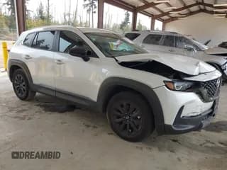 ✅ 2024 Mazda CX-50 S Preferred • VIN: 7MMVABBM5RN213511 • Lot: 43139719. Wystawiony na IAAI z przebiegiem 5 239 mil. Bezpłatny archiwum sprzedaży aukcyjnych z USA i szczegółowy raport historii pojazdu na DreamBid. Zdjęcie 1.