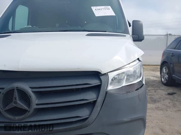 ✅ 2023 Mercedes-Benz Sprinter Cargo • VIN: W1Y40CHY1PT150152 • Lot: 43027930. Wystawiony na IAAI z przebiegiem 37 066 mil. Bezpłatny archiwum sprzedaży aukcyjnych z USA i szczegółowy raport historii pojazdu na DreamBid. Zdjęcie 22.