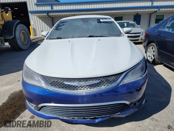 ✅ 2016 Chrysler 200 S • VIN: 1C3CCCBG5GN108826 • Lot: 92362825. Wystawiony na Copart z przebiegiem 135 095 mil. Bezpłatny archiwum sprzedaży aukcyjnych z USA i szczegółowy raport historii pojazdu na DreamBid. Zdjęcie 5.