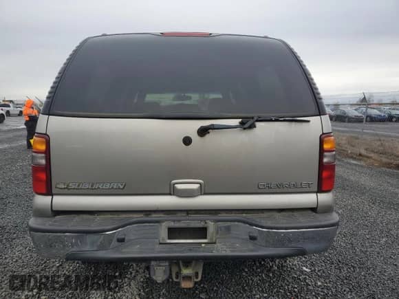 ✅ 2003 Chevrolet Suburban LT • VIN: 3GNGC26G33G246442 • Лот: 85146494. Опубликован ранее на Copart с пробегом Не указан. Бесплатный доступ к архиву аукционных продаж из США и подробный отчёт об истории автомобиля на DreamBid. Изображение 6.