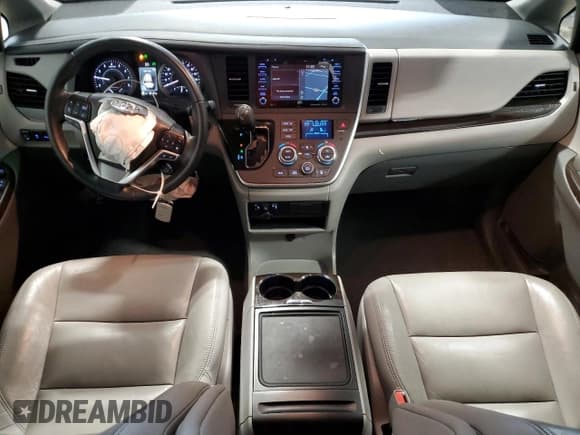 ✅ 2020 Toyota Sienna XLE Auto Access Seat • VIN: 5TDYZ3DC3LS079258 • Лот: 55288045. Опубликован ранее на Copart с пробегом 92 147 миль. Бесплатный доступ к архиву аукционных продаж из США и подробный отчёт об истории автомобиля на DreamBid. Изображение 8.