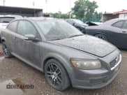 ✅ 2009 Volvo C30 • VIN: YV1MK672692129667 • Lot: 42741032. Wystawiony na IAAI z przebiegiem 196 993 mil. Bezpłatny archiwum sprzedaży aukcyjnych z USA i szczegółowy raport historii pojazdu na DreamBid. Zdjęcie 1.