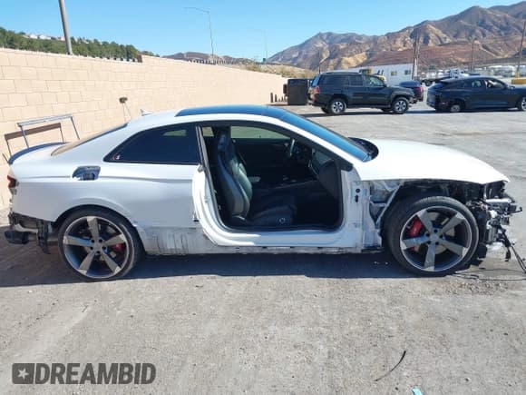 ✅ 2019 Audi RS 5 • VIN: WUAPWAF56KA907227 • Lot: 41215802. Listed on IAAI with 43,157 mi. Free auction sales archive from the USA and detailed vehicle history report at DreamBid. Image 14.