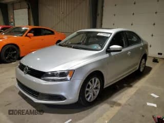 ✅ 2011 Volkswagen Jetta SE • VIN: 3VWDZ7AJ0BM025453 • Lot: 91719135. Wystawiony na Copart z przebiegiem 120 482 mil. Bezpłatny archiwum sprzedaży aukcyjnych z USA i szczegółowy raport historii pojazdu na DreamBid. Zdjęcie 1.