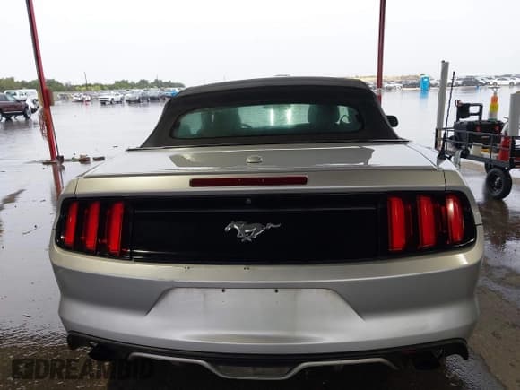 ✅ 2017 Ford Mustang EcoBoost Premium • VIN: 1FATP8UH3H5287216 • Лот: 43290436. Опубликован ранее на IAAI с пробегом 122 263 миль. Бесплатный доступ к архиву аукционных продаж из США и подробный отчёт об истории автомобиля на DreamBid. Изображение 16.