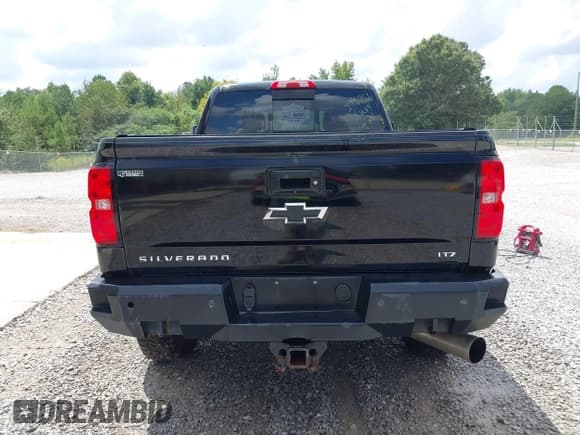 ✅ 2016 Chevrolet Silverado 2500HD LTZ • VIN: 1GC1KWE84GF278357 • Lot: 43048273. Listed on IAAI with 303,951 mi. Free auction sales archive from the USA and detailed vehicle history report at DreamBid. Image 16.