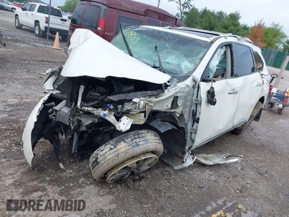 ✅ 2015 Nissan Pathfinder SV • VIN: 5N1AR2MN5FC711062 • Lot: 42173213. Listed on IAAI with 101,161 mi. Free auction sales archive from the USA and detailed vehicle history report at DreamBid. Image 2.