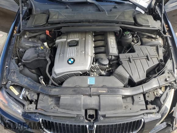 ✅ 2006 BMW 3 Series 325i • VIN: WBAVB17546NK41737 • Lot: 52569715. Wystawiony na Copart z przebiegiem 175 776 mil. Bezpłatny archiwum sprzedaży aukcyjnych z USA i szczegółowy raport historii pojazdu na DreamBid. Zdjęcie 13.