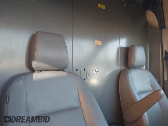 ✅ 2019 Ford Transit • VIN: 1FTYR1CM6KKA74348 • Лот: 43584934. Опубликован ранее на IAAI с пробегом 138 353 миль. Бесплатный доступ к архиву аукционных продаж из США и подробный отчёт об истории автомобиля на DreamBid. Изображение 8.