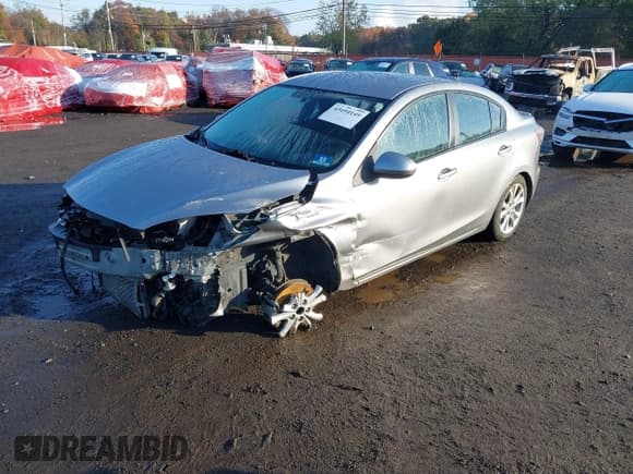 ✅ 2011 Mazda 3 S Sport • VIN: JM1BL1U64B1360003 • Lot: 43494149. Listed on IAAI with 159,086 mi. Free auction sales archive from the USA and detailed vehicle history report at DreamBid. Image 2.