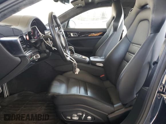 ✅ 2021 Porsche Panamera GTS • VIN: WP0AG2A74ML147871 • Lot: 59191555. Wystawiony na Copart z przebiegiem 19 806 mil. Bezpłatny archiwum sprzedaży aukcyjnych z USA i szczegółowy raport historii pojazdu na DreamBid. Zdjęcie 7.