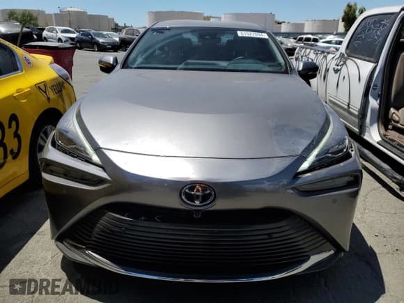 ✅ 2023 Toyota Mirai XLE • VIN: JTDAAAAA1PA007803 • Лот: 61522094. Опубликован ранее на Copart с пробегом 8 542 миль. Бесплатный доступ к архиву аукционных продаж из США и подробный отчёт об истории автомобиля на DreamBid. Изображение 5.