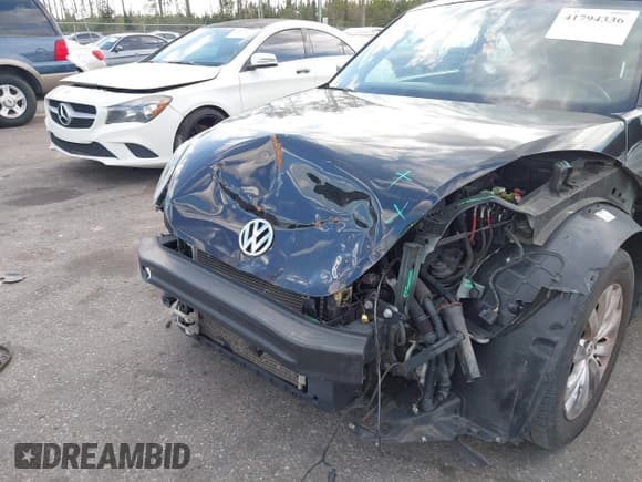 ✅ 2016 Volkswagen Beetle Wolfsburg Edition • VIN: 3VWF17AT8GM610211 • Lot: 41794336. Wystawiony na IAAI z przebiegiem 114 080 mil. Bezpłatny archiwum sprzedaży aukcyjnych z USA i szczegółowy raport historii pojazdu na DreamBid. Zdjęcie 6.