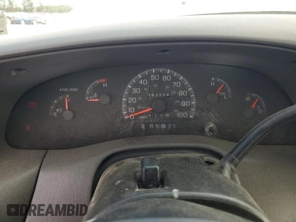 ✅ 1997 Ford F-150 • VIN: 1FTDF1727VNC20744 • Lot: 82264605. Wystawiony na Copart z przebiegiem 163 329 mil. Bezpłatny archiwum sprzedaży aukcyjnych z USA i szczegółowy raport historii pojazdu na DreamBid. Zdjęcie 9.