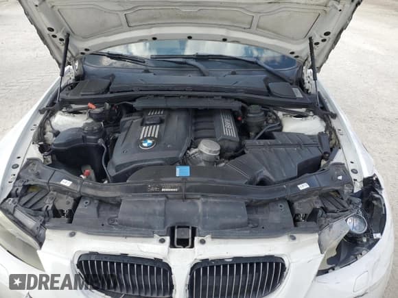 ✅ 2010 BMW 3 Series 328i • VIN: WBAWB3C57AP139402 • Lot: 80036005. Listed on Copart with 140,625 mi. Free auction sales archive from the USA and detailed vehicle history report at DreamBid. Image 11.