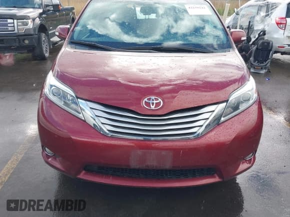 ✅ 2015 Toyota Sienna Limited • VIN: 5TDDK3DC6FS102345 • Lot: 42259242. Listed on IAAI with 77,110 mi. Free auction sales archive from the USA and detailed vehicle history report at DreamBid. Image 13.