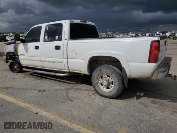 ✅ 2006 Chevrolet Silverado 2500HD LT3 • VIN: 1GCHK23UX6F191374 • Lot: 56893015. Wystawiony na Copart z przebiegiem Nie podano. Bezpłatny archiwum sprzedaży aukcyjnych z USA i szczegółowy raport historii pojazdu na DreamBid. Zdjęcie 2.