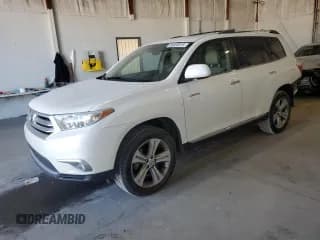 ✅ 2011 Toyota Highlander Limited • VIN: 5TDDK3EH7BS090386 • Лот: 85820915. Опубликован ранее на Copart с пробегом 120 807 миль. Бесплатный доступ к архиву аукционных продаж из США и подробный отчёт об истории автомобиля на DreamBid. Изображение 1.