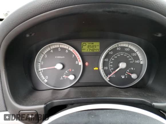 2008 Hyundai Accent GLS z VIN KMHCN46CX8U228482, wystawiony jako Copart lot #79886884 z przebiegiem 174 844 mil mil oraz Szkoda całkowita • Salvage title. Historia ofert i sprzedaży dostępna na DreamBid. Obrazek 9.