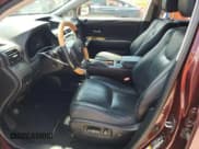 ✅ 2014 Lexus RX 450h • VIN: JTJZB1BA0E2009612 • Lot: 66390595. Wystawiony na Copart z przebiegiem 209 010 mil. Bezpłatny archiwum sprzedaży aukcyjnych z USA i szczegółowy raport historii pojazdu na DreamBid. Zdjęcie 7.