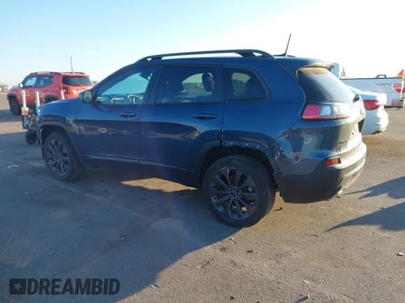 ✅ 2021 Jeep Cherokee 80th Anniversary • VIN: 1C4PJMMX4MD209699 • Lot: 43502226. Wystawiony na IAAI z przebiegiem 48 066 mil. Bezpłatny archiwum sprzedaży aukcyjnych z USA i szczegółowy raport historii pojazdu na DreamBid. Zdjęcie 3.