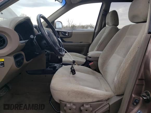 2005 Hyundai Santa Fe GLS с VIN KM8SC73D65U922727, выставлен на аукционе Copart как лот 47435735 с пробегом 169 663 миль миль и Списание • Salvage title. История ставок и продаж доступна на DreamBid. Изображение 7.