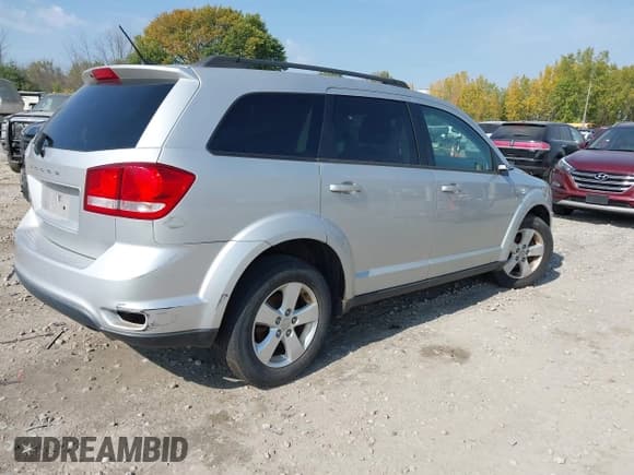✅ 2011 Dodge Journey Mainstreet • VIN: 3D4PH1FG6BT559384 • Lot: 43358618. Listed on IAAI with 148,054 mi. Free auction sales archive from the USA and detailed vehicle history report at DreamBid. Image 4.