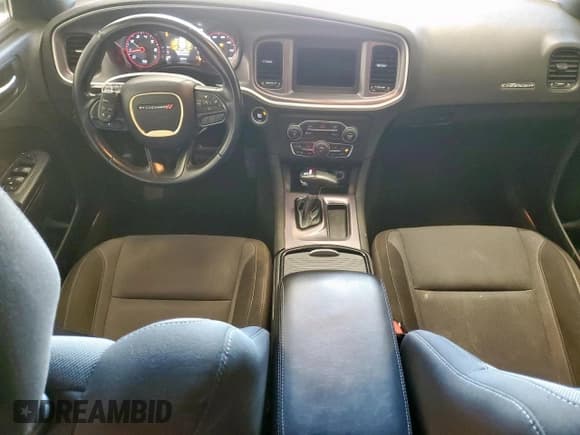 ✅ 2020 Dodge Charger SXT • VIN: 2C3CDXBG4LH208083 • Лот: 85157385. Опубликован ранее на Copart с пробегом 82 893 миль. Бесплатный доступ к архиву аукционных продаж из США и подробный отчёт об истории автомобиля на DreamBid. Изображение 8.