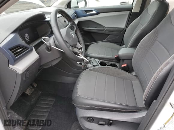 ✅ 2022 Volkswagen Taos SE • VIN: 3VVPX7B29NM051777 • Лот: 82465615. Опубликован ранее на Copart с пробегом 33 016 миль. Бесплатный доступ к архиву аукционных продаж из США и подробный отчёт об истории автомобиля на DreamBid. Изображение 7.