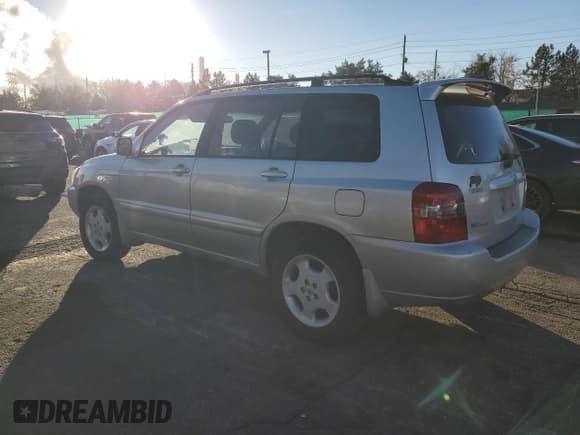 ✅ 2005 Toyota Highlander • VIN: JTEEP21A250094650 • Lot: 92111765. Listed on Copart with 221,317 mi. Free auction sales archive from the USA and detailed vehicle history report at DreamBid. Image 2.