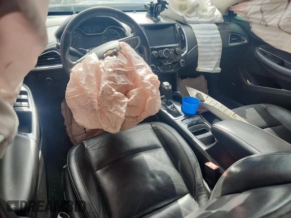 ✅ 2017 Chevrolet Cruze Premier • VIN: 1G1BF5SM2H7183076 • Lot: 82292355. Listed on Copart with 163,304 mi. Free auction sales archive from the USA and detailed vehicle history report at DreamBid. Image 8.